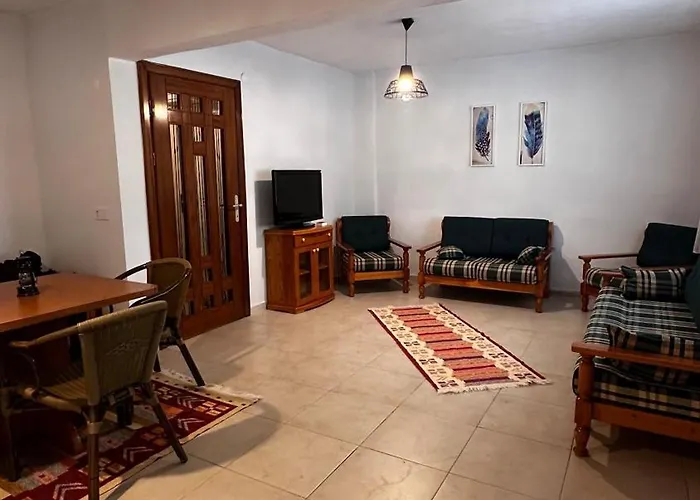 Gueneyli Spacious Flat ゲリボル