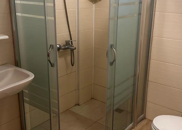 Gueneyli Spacious Flat アパート ゲリボル